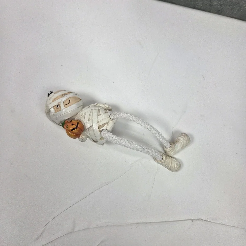 Vtg RARE Mummy Holding Pumpkin Sitting on Shelf 6